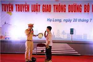 Tuyên truyền Luật giao thông đường bộ